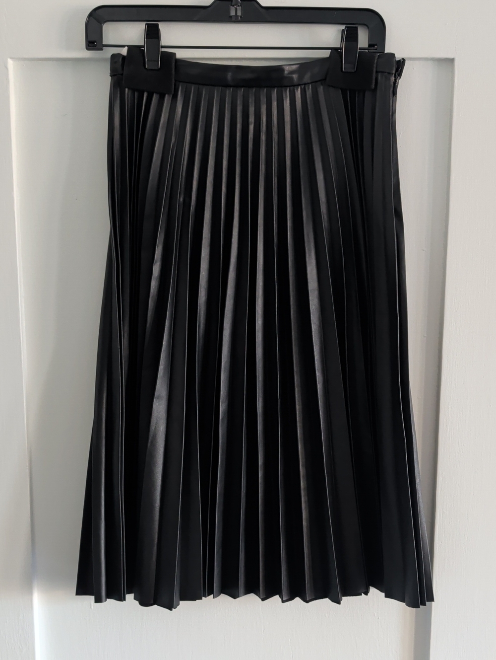 BCBGMaxAzria Black Pleated Faux-Leather Midi Skirt